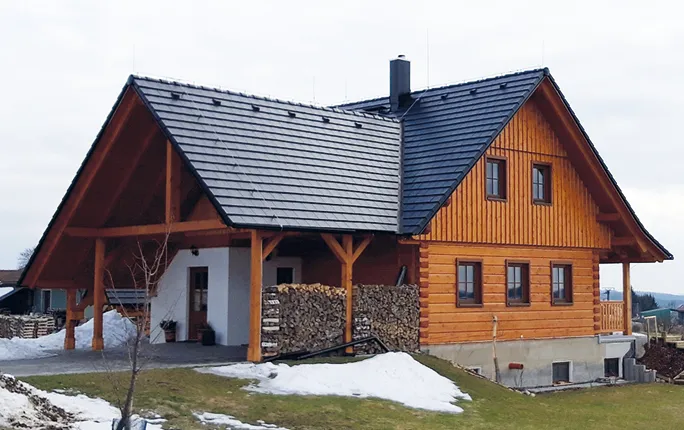 Betonové tašky roubenkám sluší