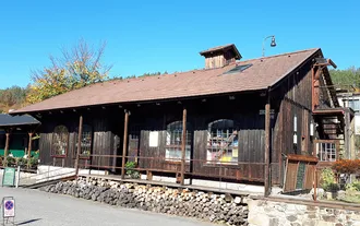 Jak souvisí Reviva s nádražím a Tomášem Hanákem?