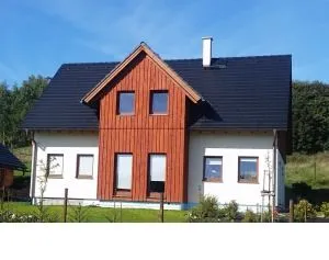 Jak se žije Nicole Sudové v domečku se střechou Bramac? 